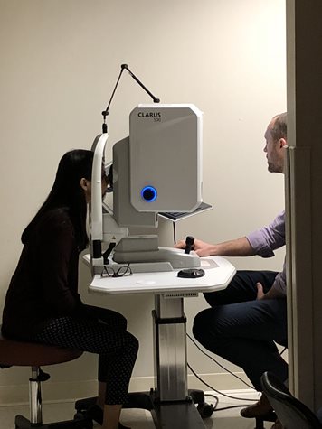 Patient and doctor using Zeiss Clarus 500